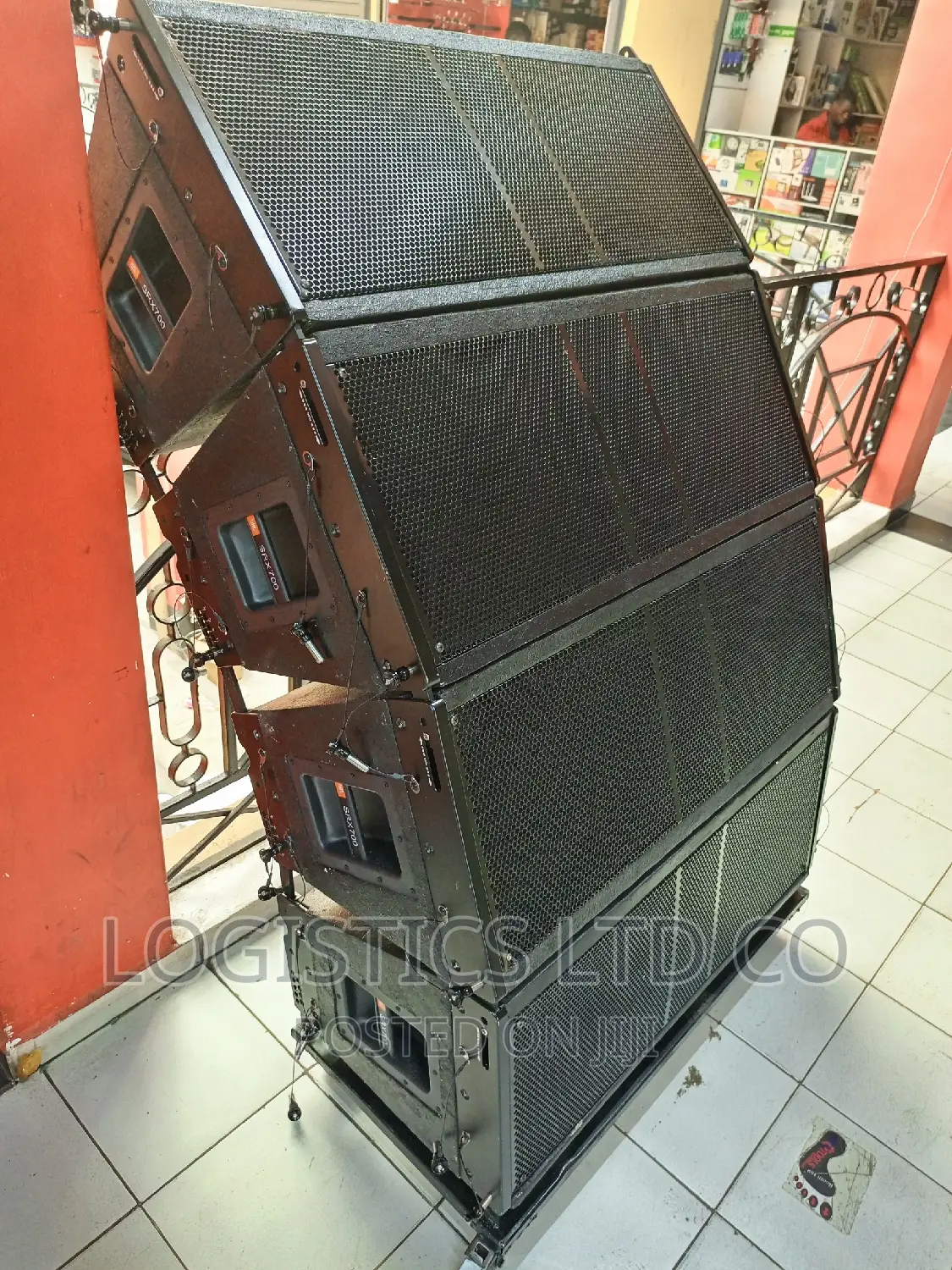 12inch Line Array Speakers | JBL Professional Loudspeakers