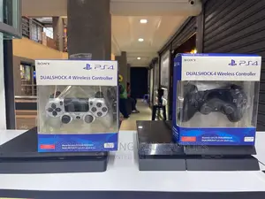 Ps4 Console Used and New Controller