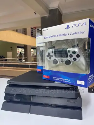Ps4 Console Used and New Controller
