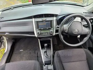 Toyota Corolla Fielder 2016 Silver