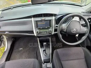Toyota Corolla Fielder 2016 Silver