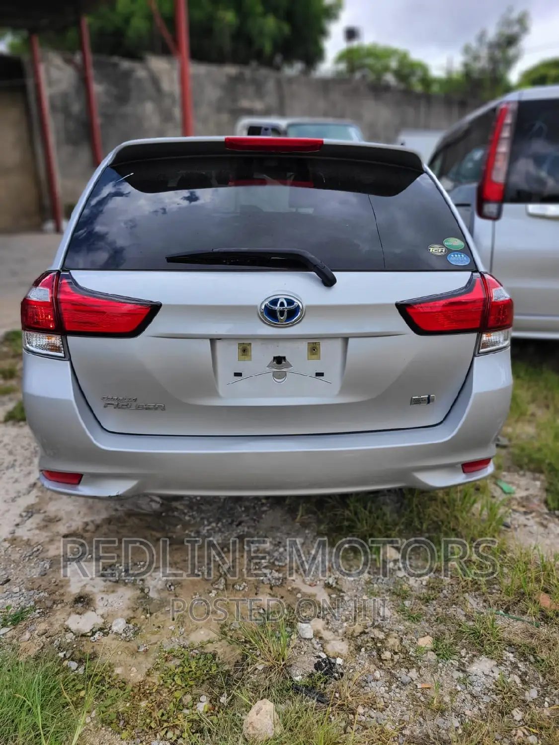 Toyota Corolla Fielder 2016 Silver