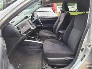 Toyota Corolla Fielder 2016 Silver