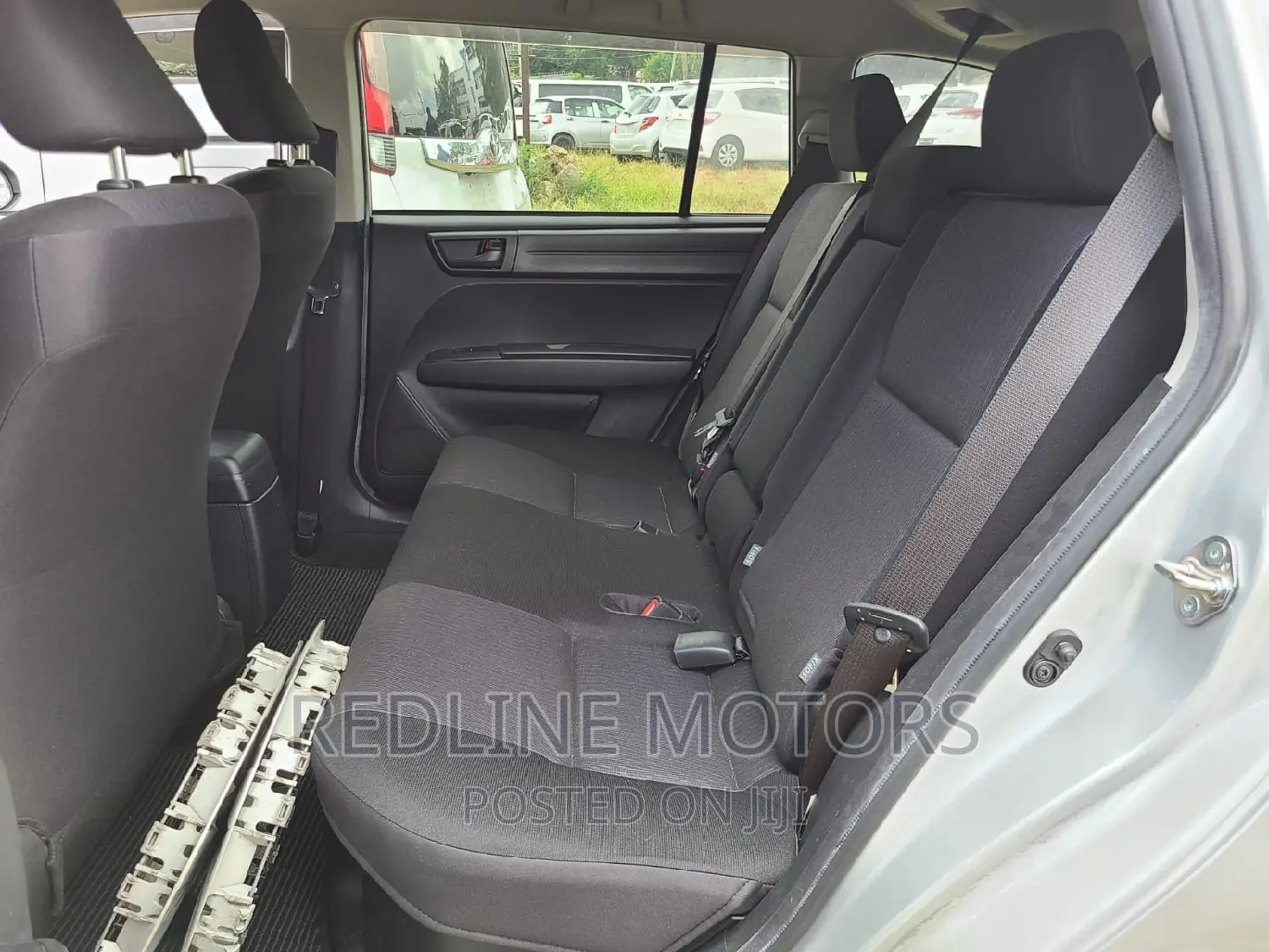 Toyota Corolla Fielder 2016 Silver