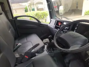 Isuzu NLR (Single Wheel)