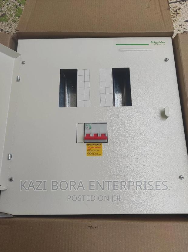 Schneider 4-way Distribution Board