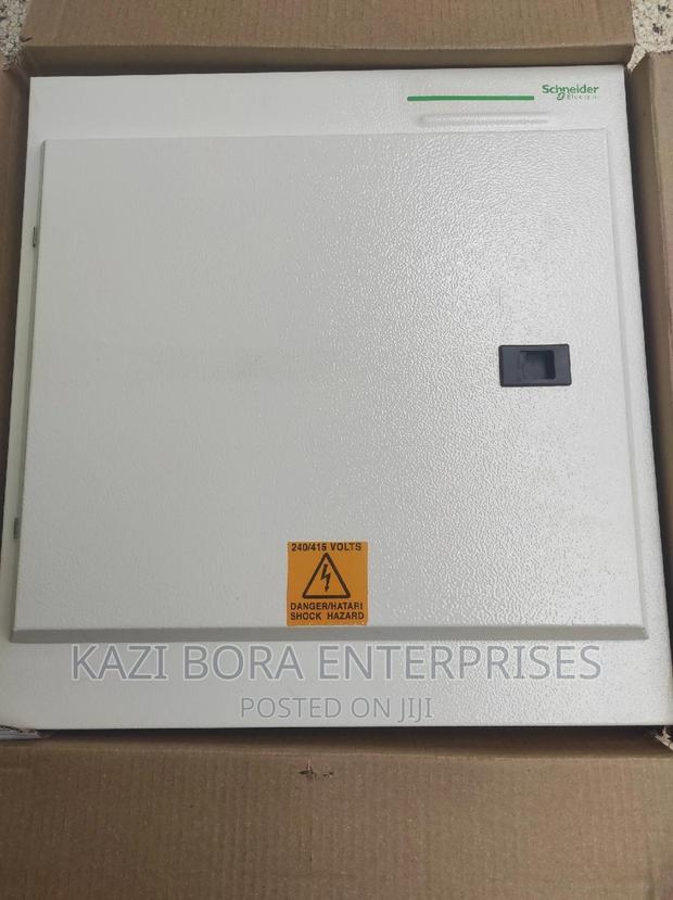 Schneider 4-way Distribution Board - thumbnail 3