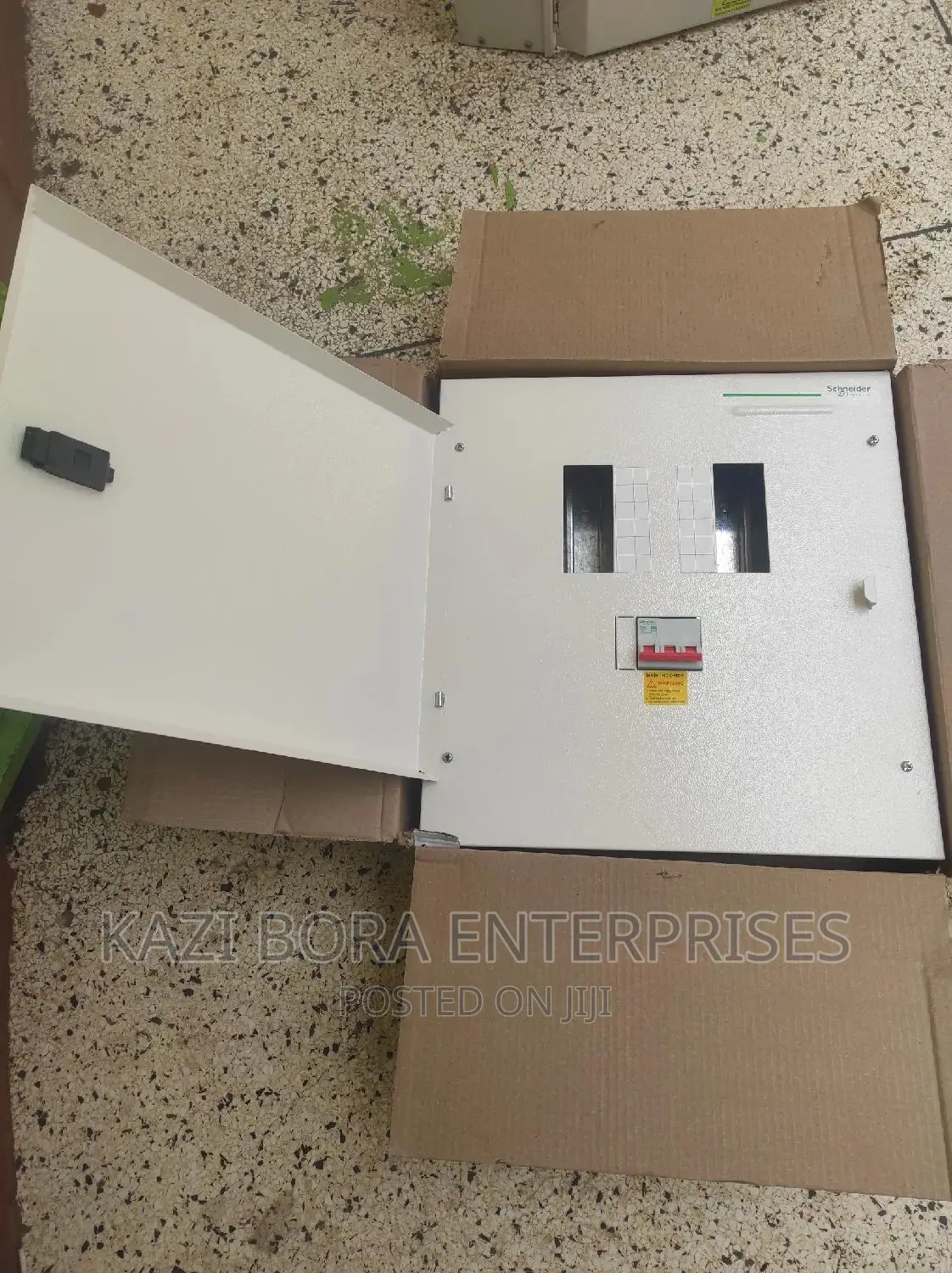 Schneider 4-way Distribution Board