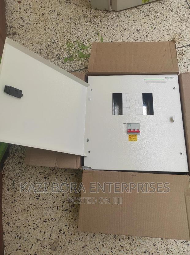 Schneider 4-way Distribution Board - thumbnail 2