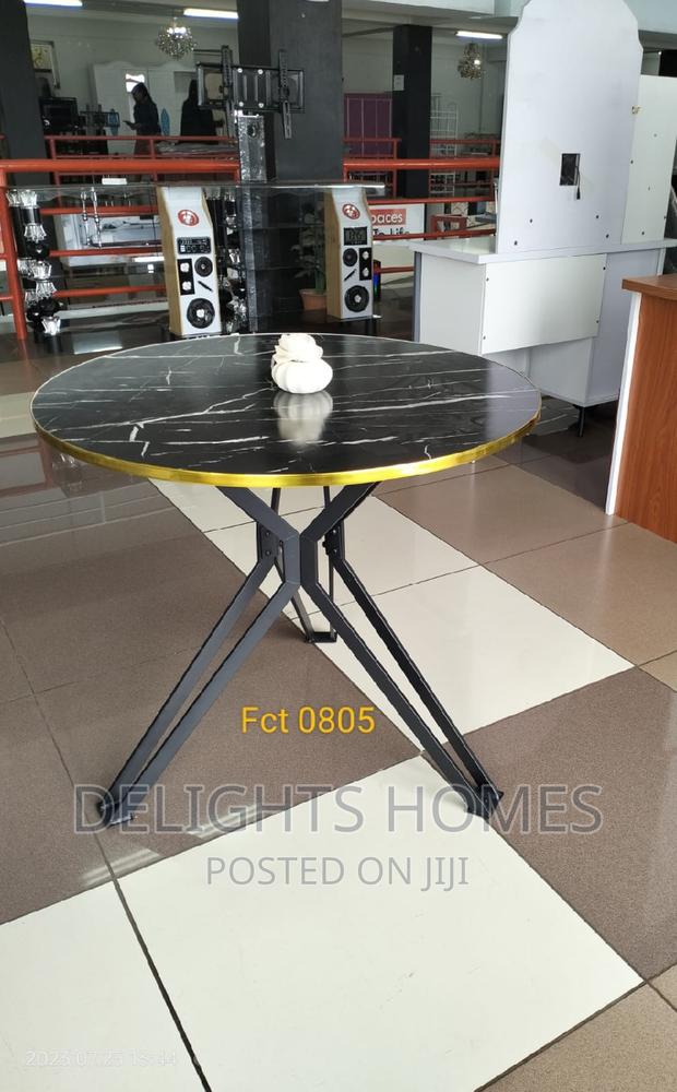 Modern Style Round Table - main view