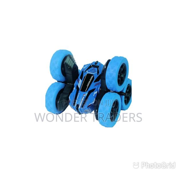 Rotating Led Stunt Car - thumbnail 3