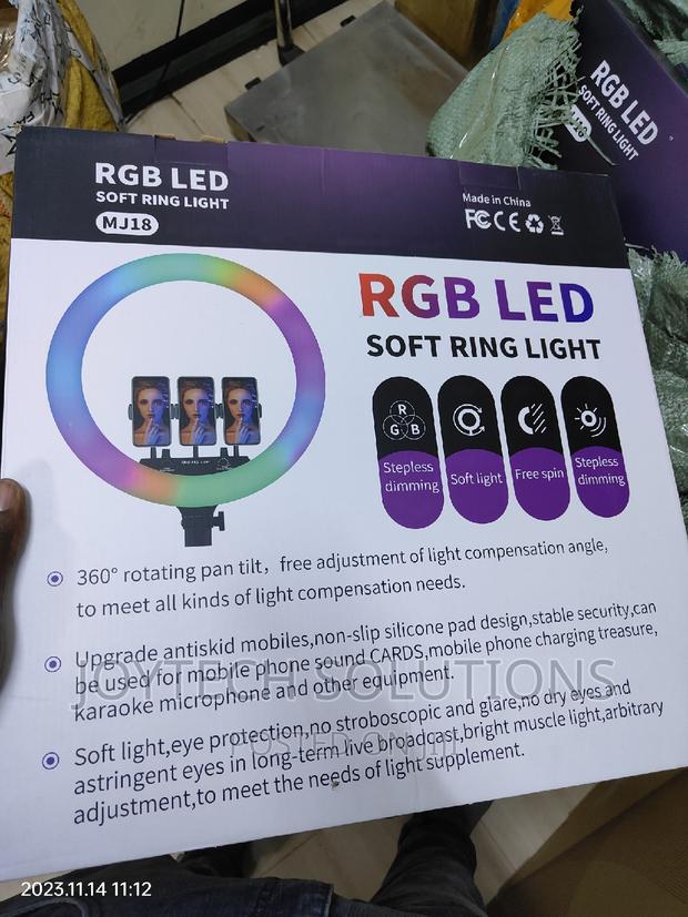 18 Inches Ringlight With Stand and Three Phone Holders - main view