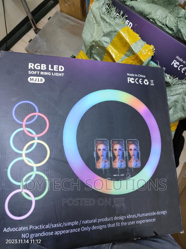 18 Inches Ringlight With Stand and Three Phone Holders - thumbnail 2