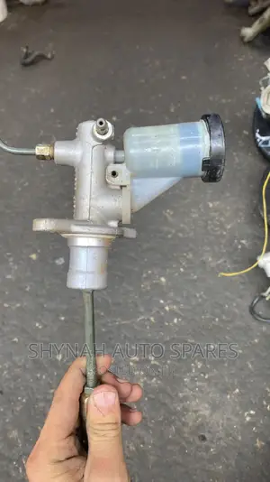 Nissan Hardbody Clutch Master Cylinder
