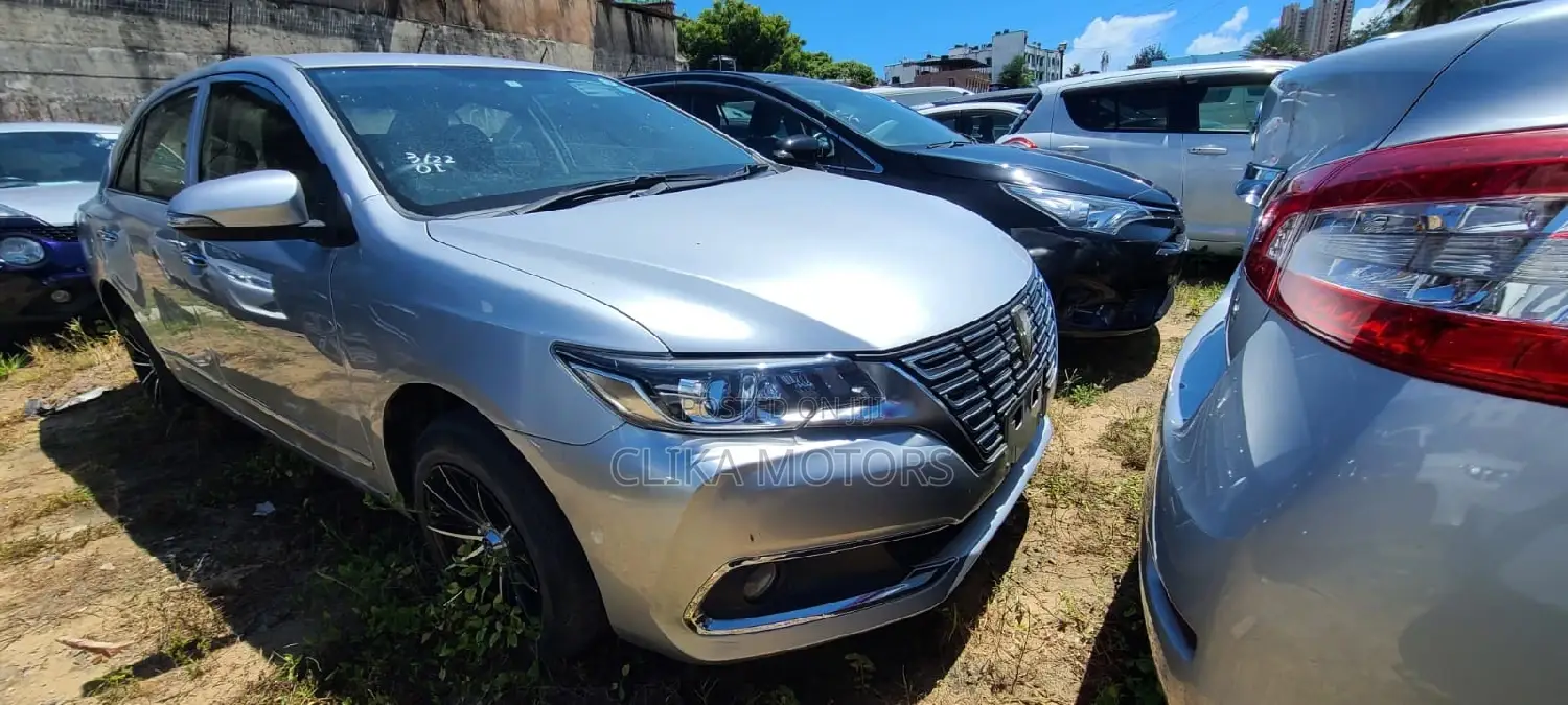 Toyota Premio 2016 Silver