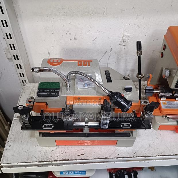 Commercial Key Cutting Machine - thumbnail 2
