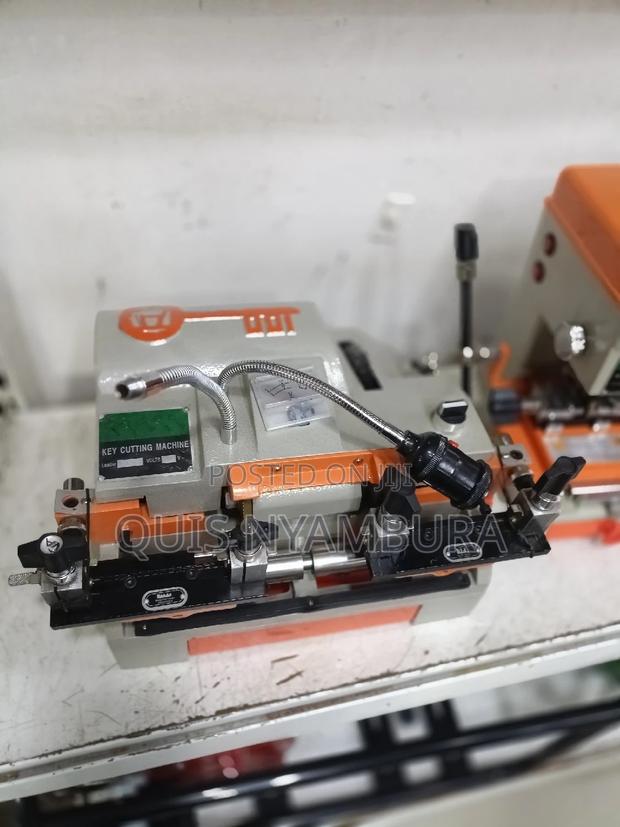 Commercial Key Cutting Machine .
