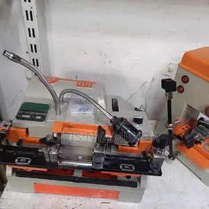Key Cutter/ Key Cutting Machine