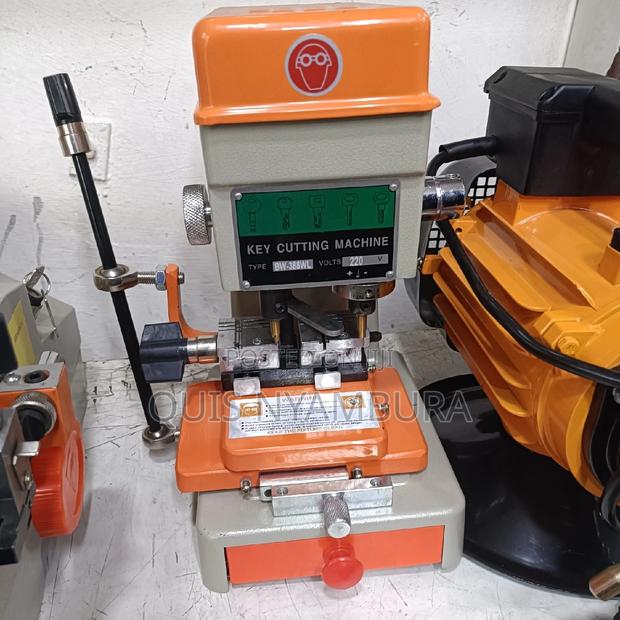 Key Cutter/ Key Cutting Machine . - main view