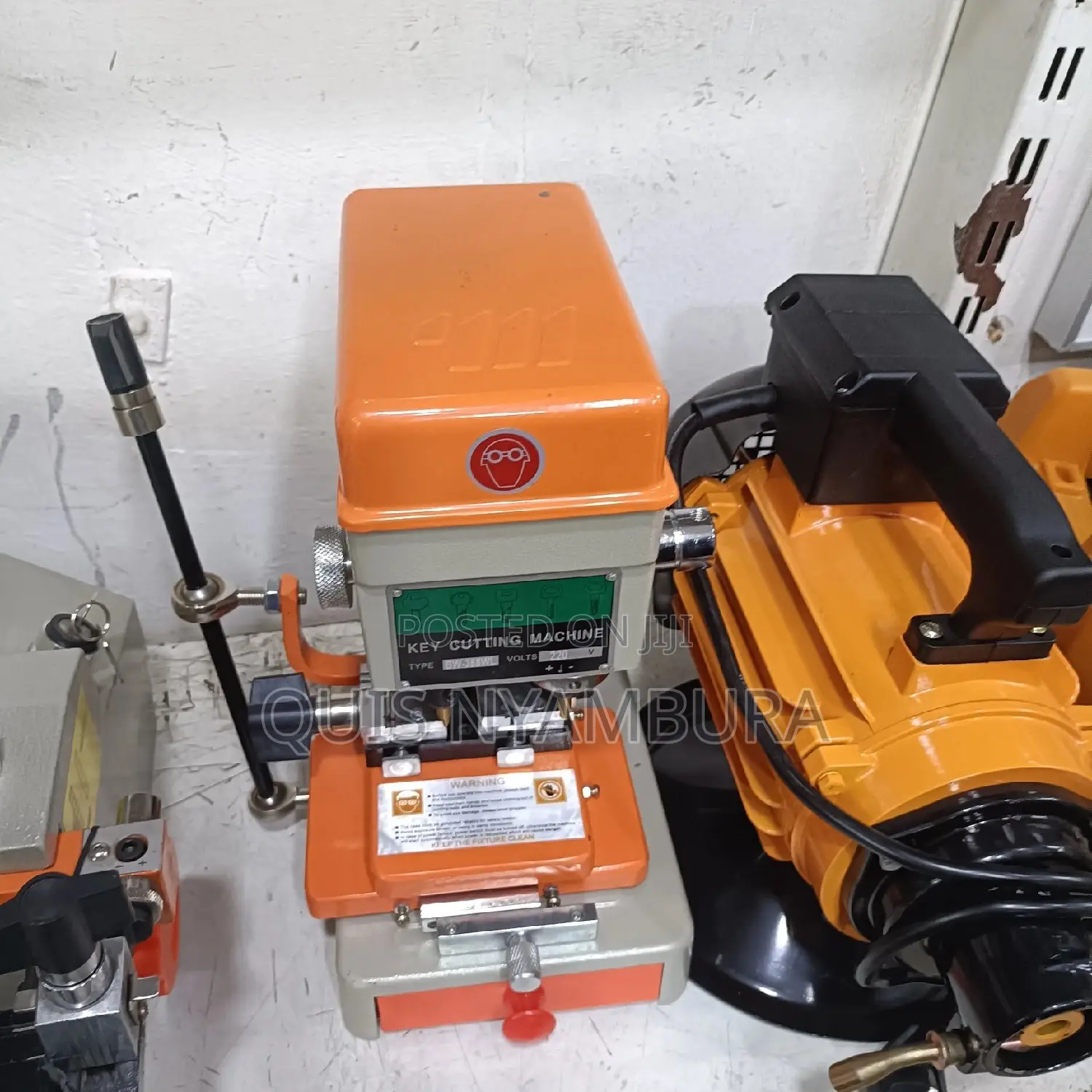 Key Cutting Machine/ Key Cutter.