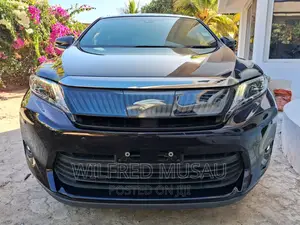 Toyota Harrier 2.0 2016 Black