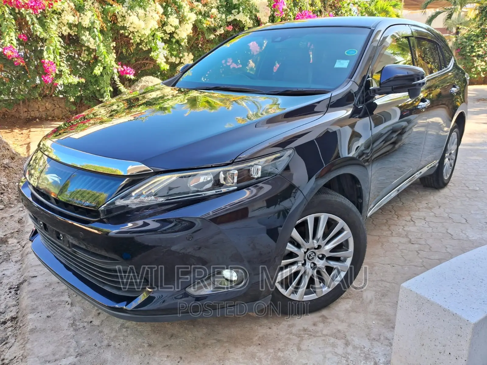 Toyota Harrier 2.0 2016 Black