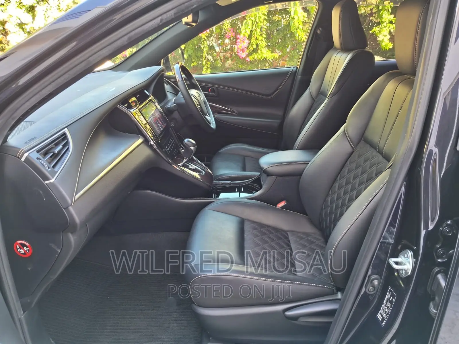 Toyota Harrier 2.0 2016 Black