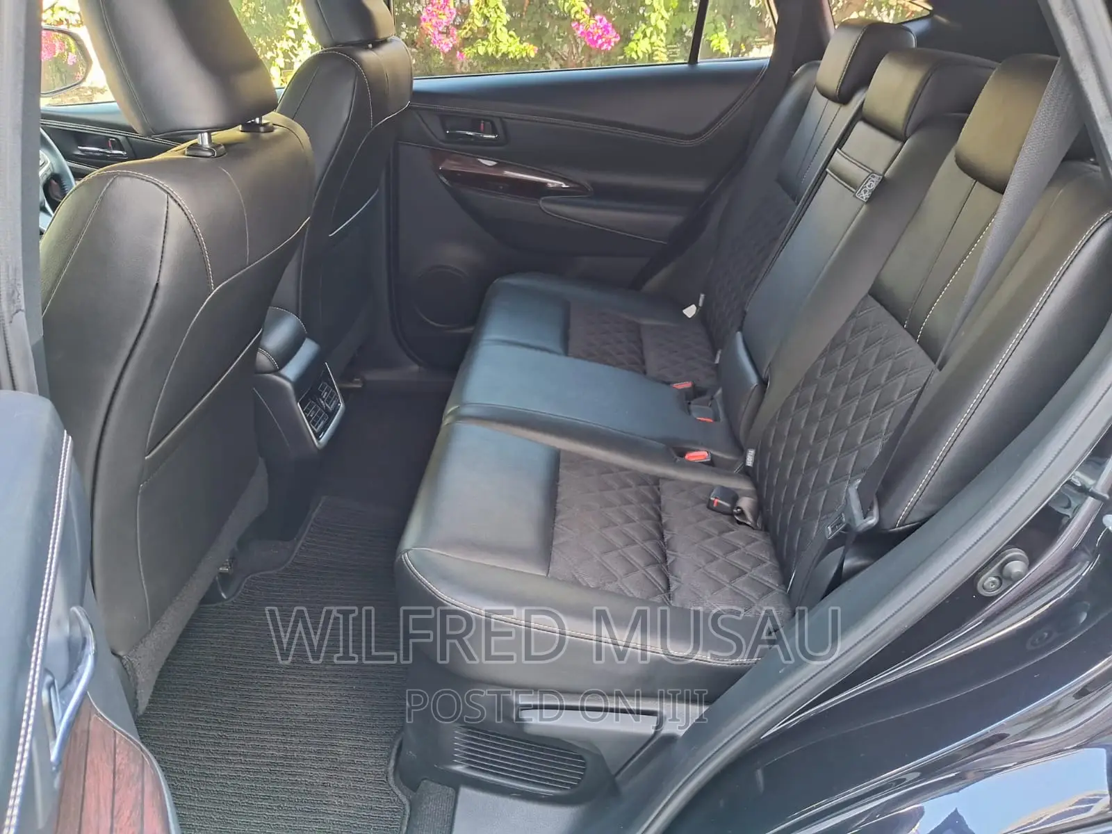 Toyota Harrier 2.0 2016 Black