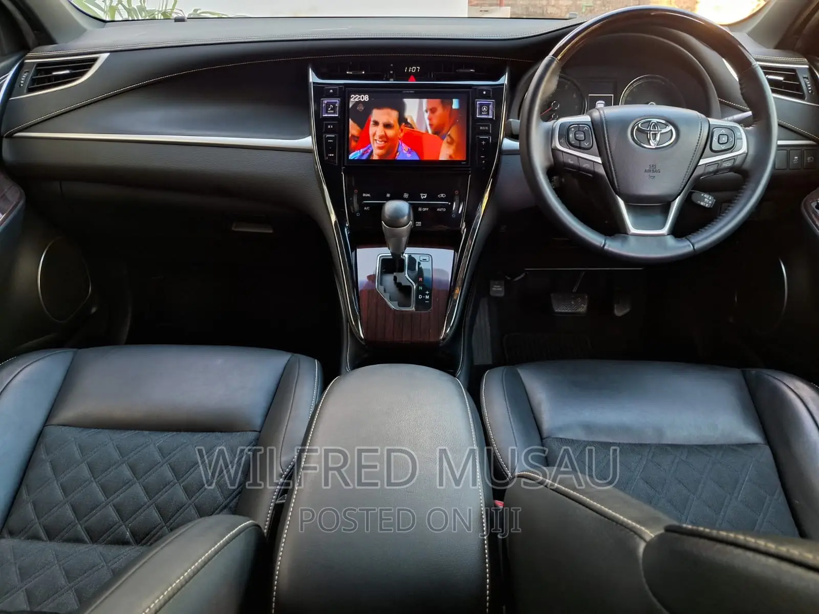 Toyota Harrier 2.0 2016 Black