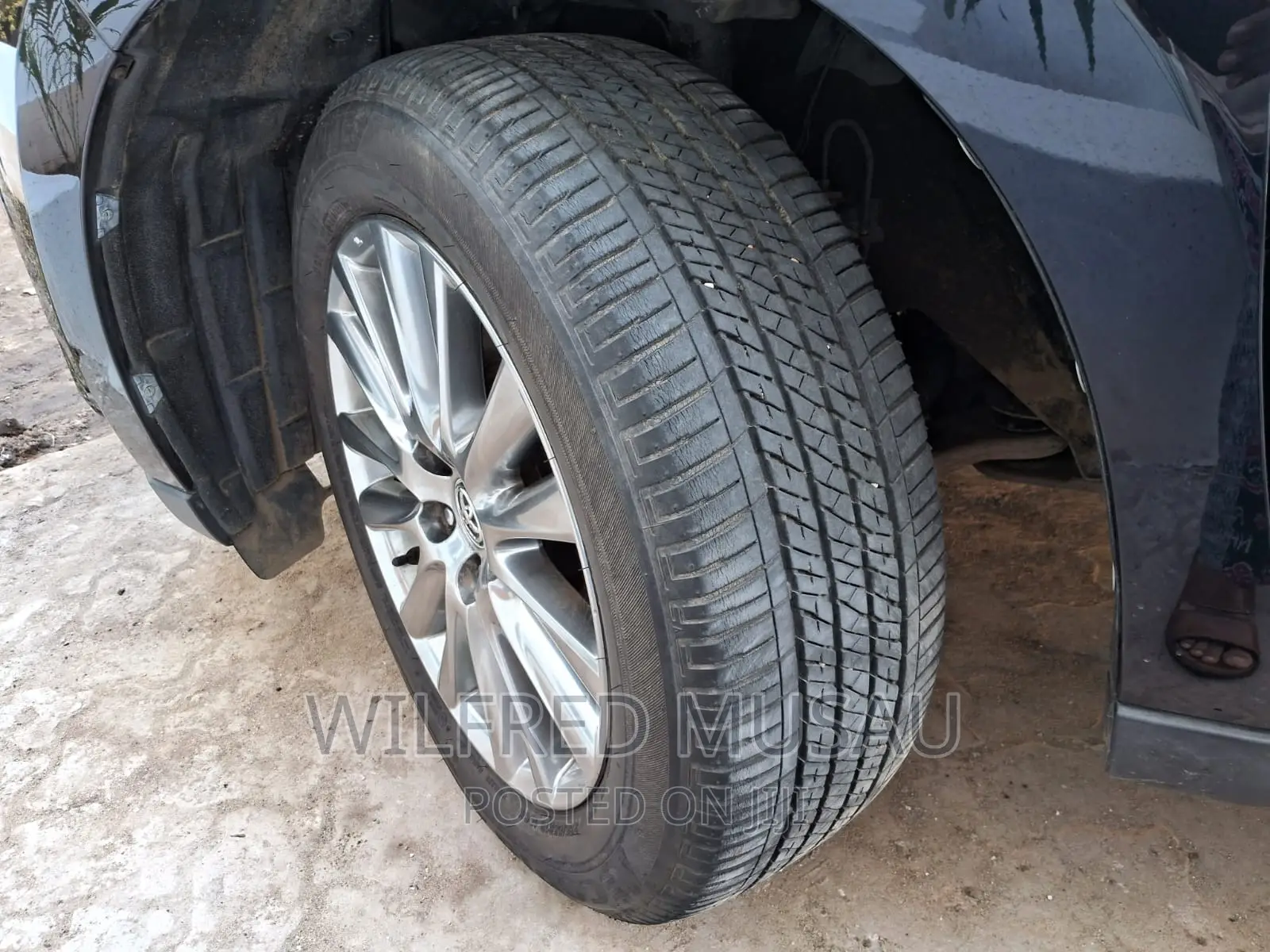 Toyota Harrier 2.0 2016 Black