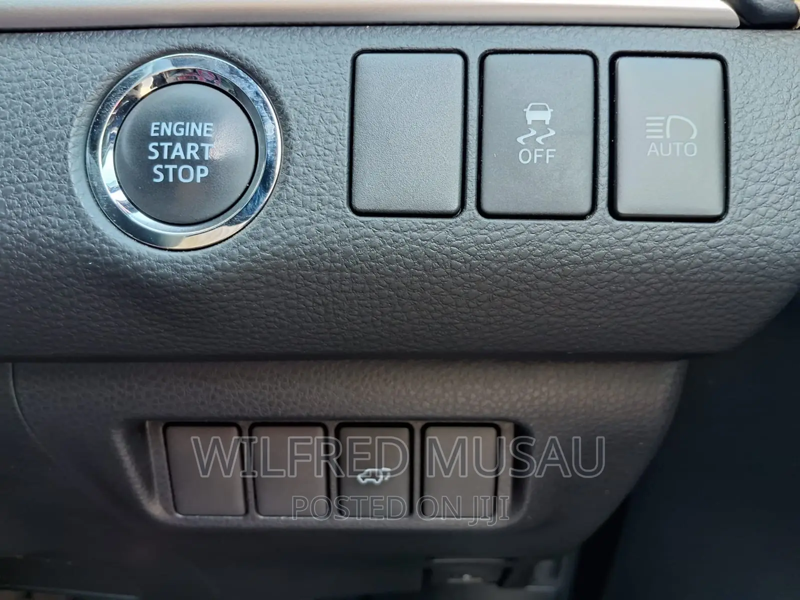 Toyota Harrier 2.0 2016 Black