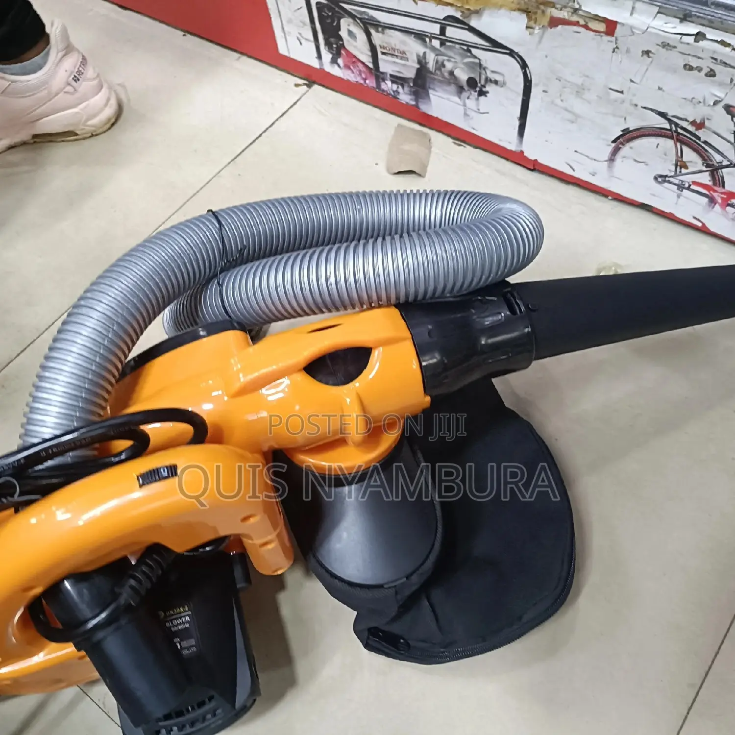 Blower/ Electric Blower.
