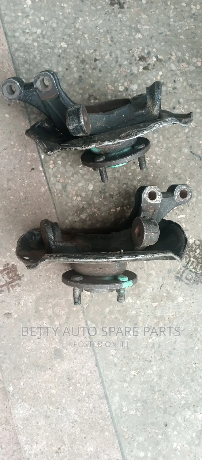 Toyota Vitz Rear Hub