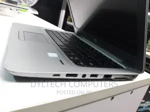 Laptop HP EliteBook 820 G4 8GB Intel Core I5 HDD 500GB