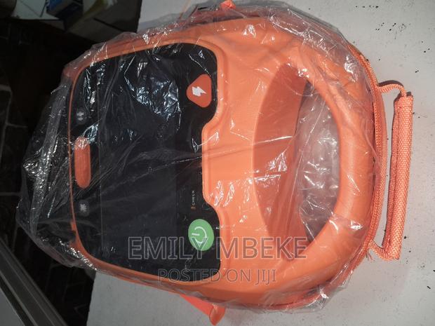 Defibrillator