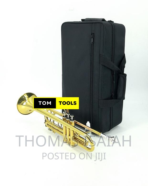 Suzuki Professional B♭ B Flat Trumpet, Gold Lacquer In Hard - thumbnail 3