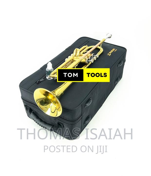 Suzuki Professional B♭ B Flat Trumpet, Gold Lacquer In Hard - thumbnail 2