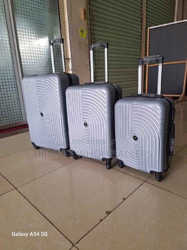 *3 in 1 Luxurious Fibre Suitcase*Size 4