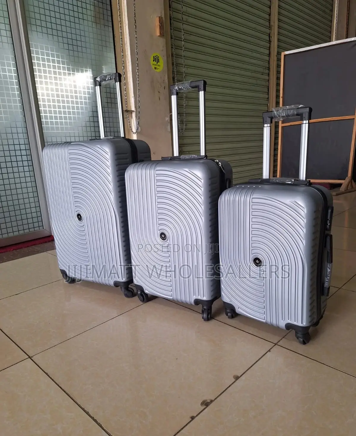 *3 in 1 Luxurious Fibre Suitcase*Size 4