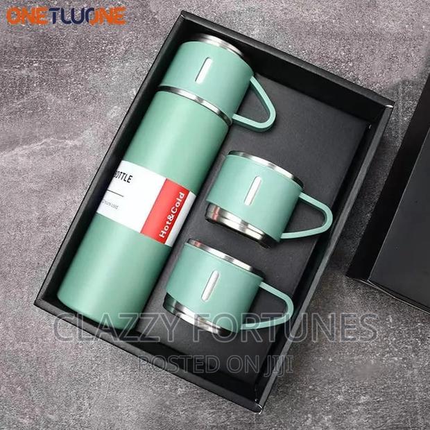 500ml Thermo Cup Set With Extra 2 Cups and a Gift Bag - thumbnail 3