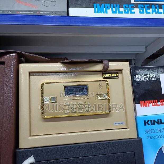 Money Safe/ Money Safe.