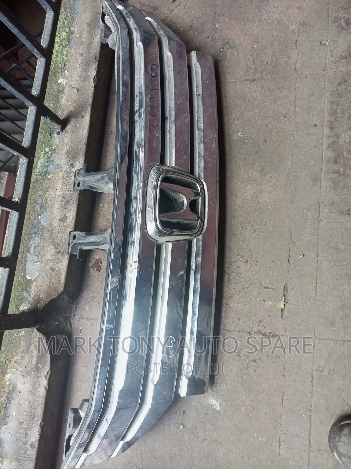 Honda Stepwagon 2012 Grill