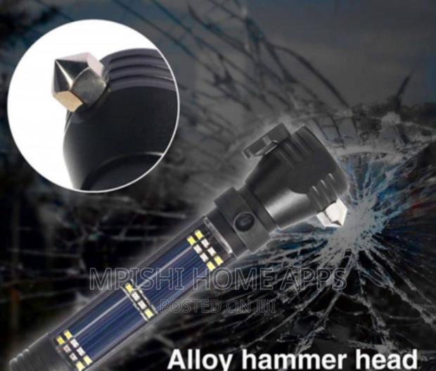 Multi-function Solar LED Flashlight - thumbnail 6