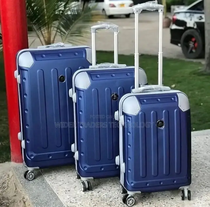 3 in 1 Luxurious Fibre Suitcase
Zipper Closure