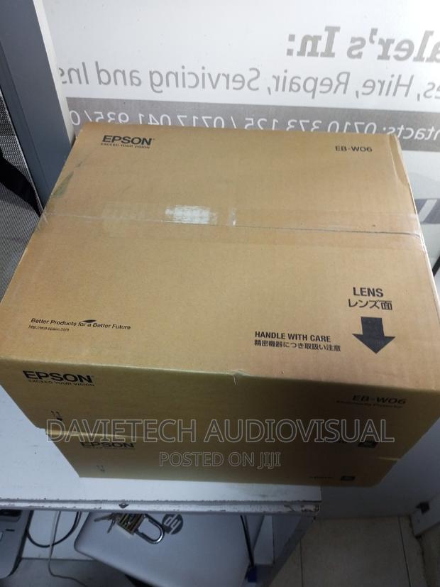 EPSON Eb -W06 Projector, 3700 Lumen - thumbnail 2