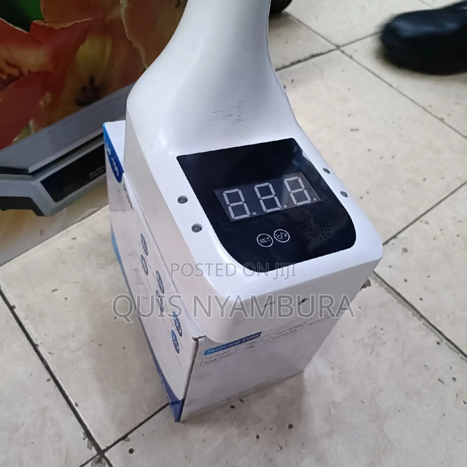 Automatic Infrared Thermometer Wall Mount.