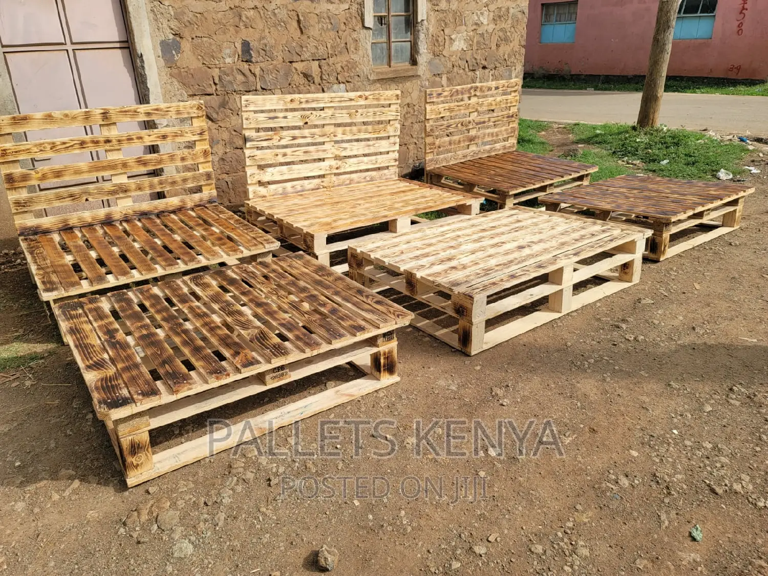 Pallet Bed- 4*6 Detachable and Blazed Pallet Bed. (#SL08,)