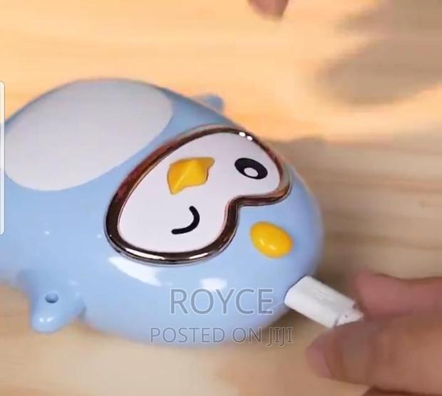 Penguin Hand Warmer - thumbnail 4