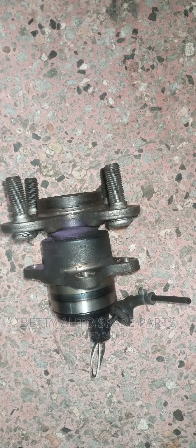 Toyota Passo Front Hub