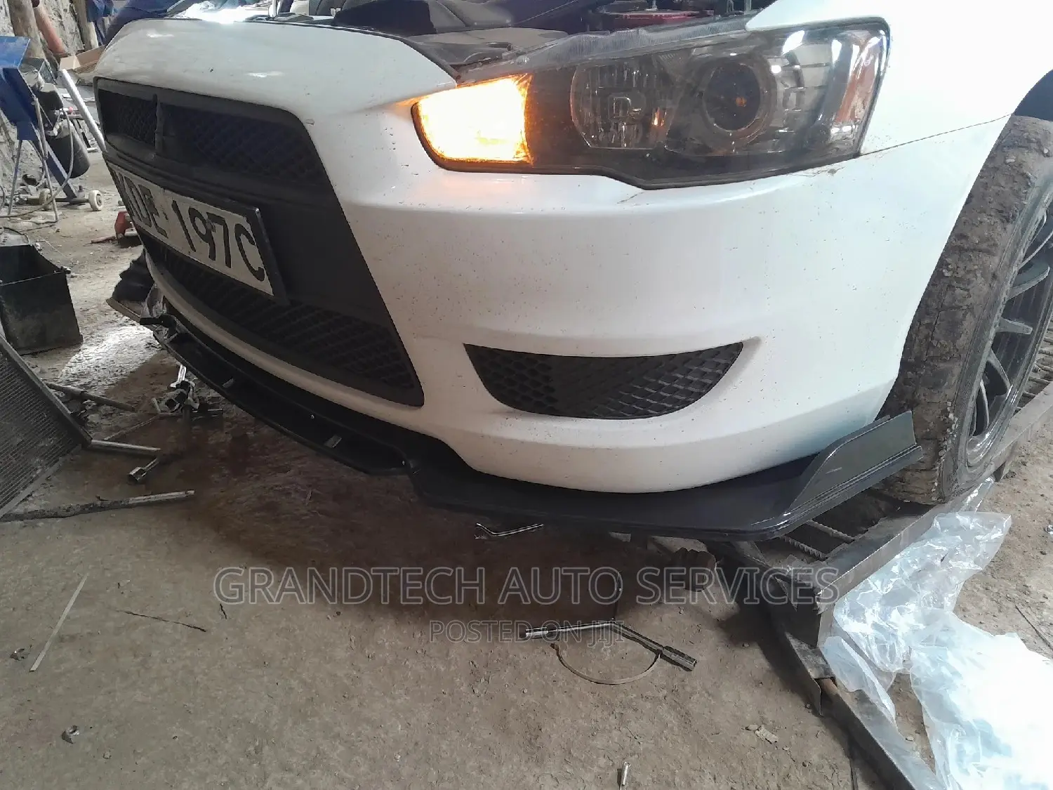 Mitsubishi Galant Bumper Lip